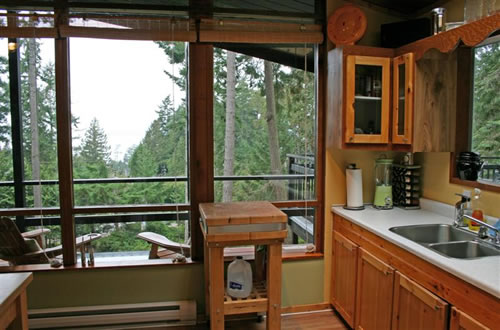 Schooner View Cottage, North Pender Island Accommodation